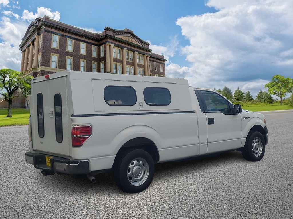 Ford F-150 Vehicle Full-screen Gallery Image 03