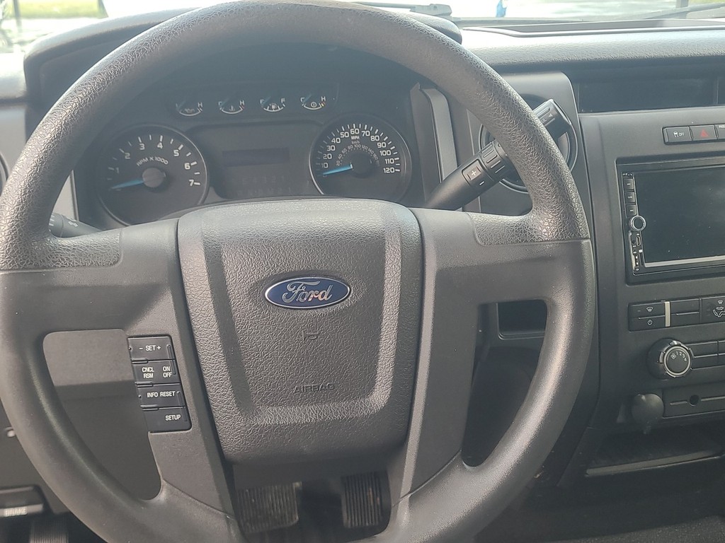 Ford F-150 Vehicle Full-screen Gallery Image 15