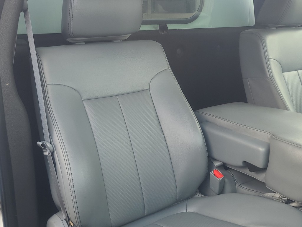 Ford F-150 Vehicle Full-screen Gallery Image 19