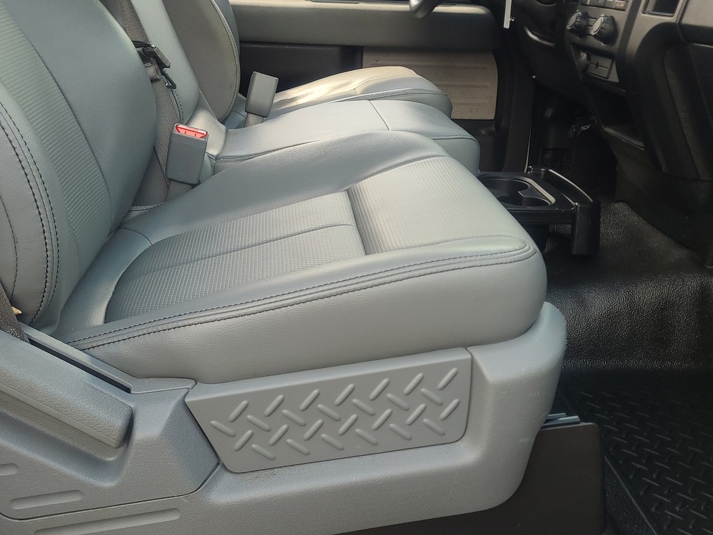 Ford F-150 Vehicle Full-screen Gallery Image 22