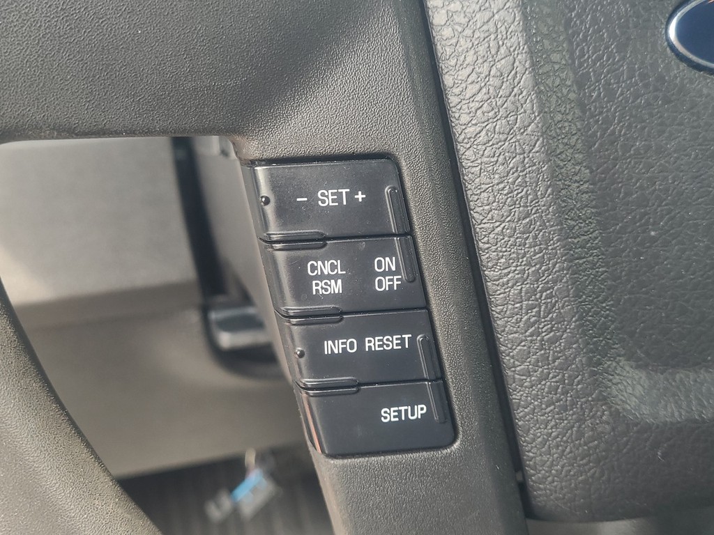 Ford F-150 Vehicle Full-screen Gallery Image 28