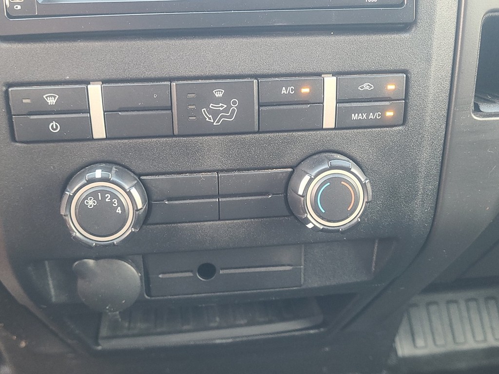 Ford F-150 Vehicle Full-screen Gallery Image 31