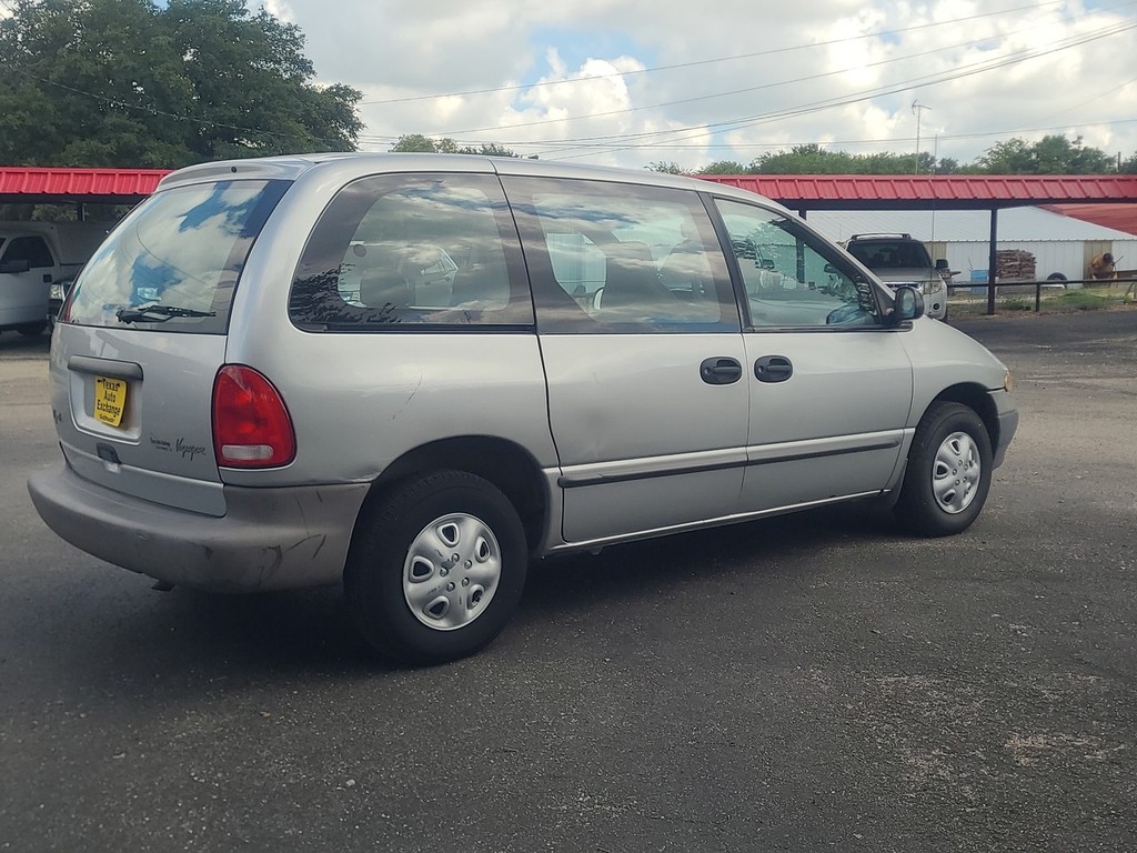 Plymouth Voyager Vehicle Image 3