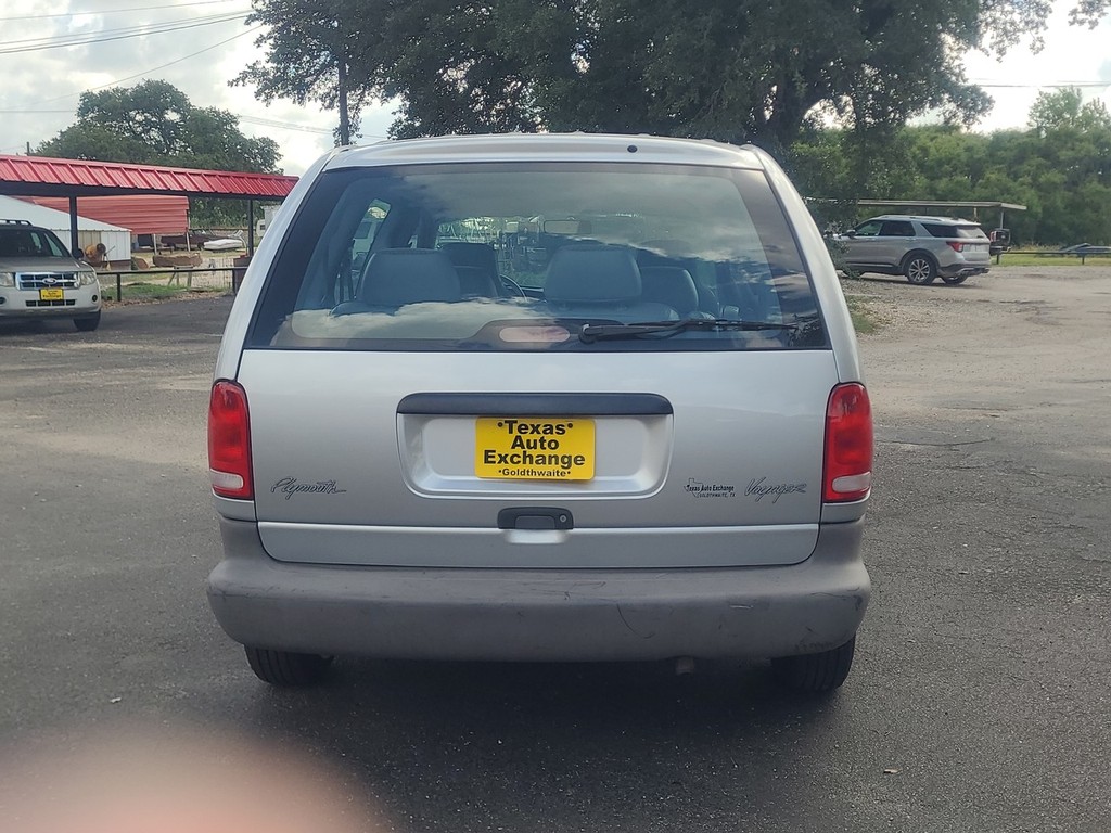 Plymouth Voyager Vehicle Image 4