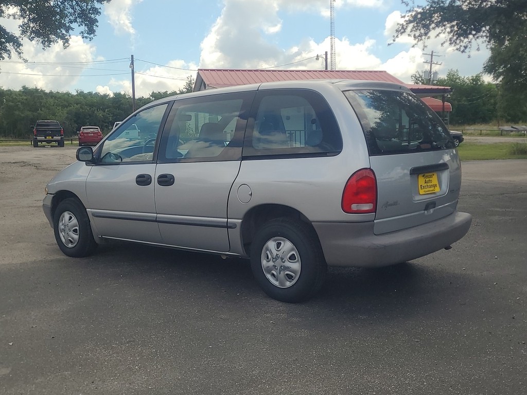 Plymouth Voyager Vehicle Image 6