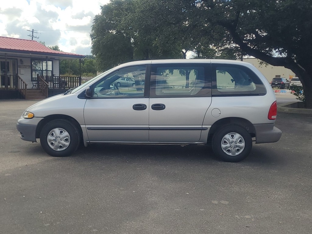 Plymouth Voyager Vehicle Image 8