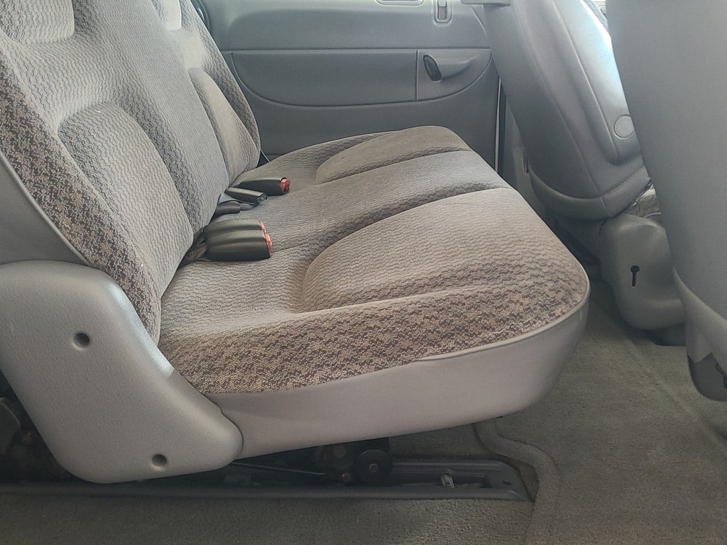 Plymouth Voyager Vehicle Image 11