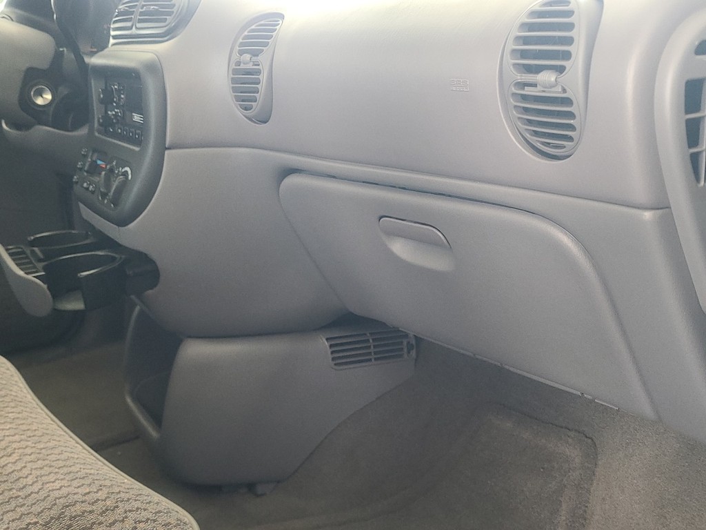 Plymouth Voyager Vehicle Image 14