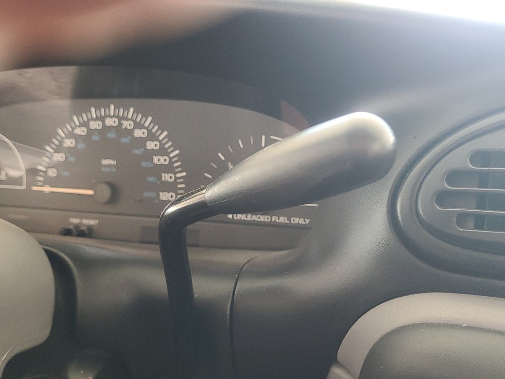 Plymouth Voyager Vehicle Image 17