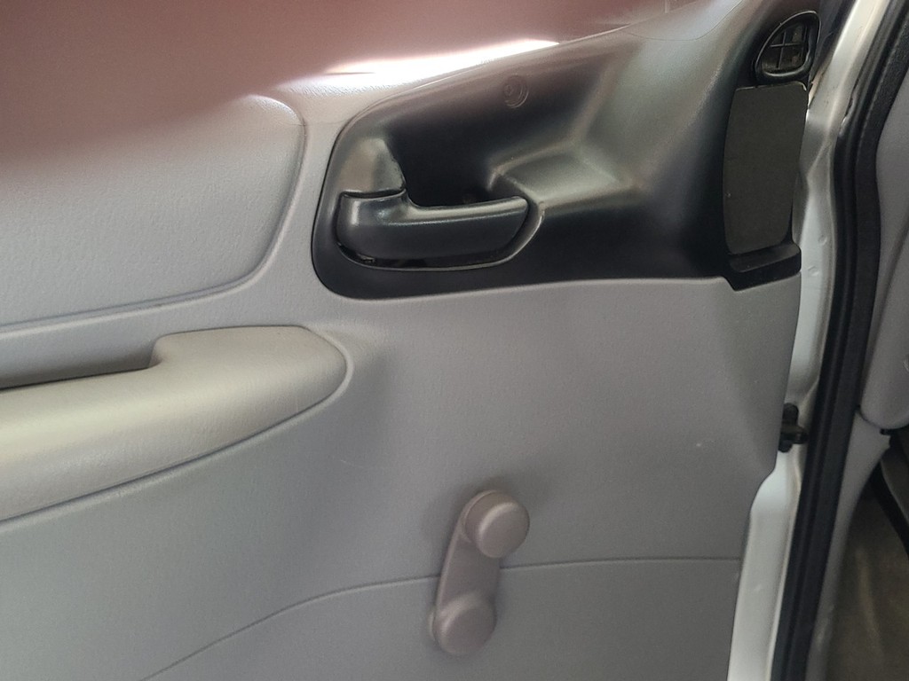 Plymouth Voyager Vehicle Image 24