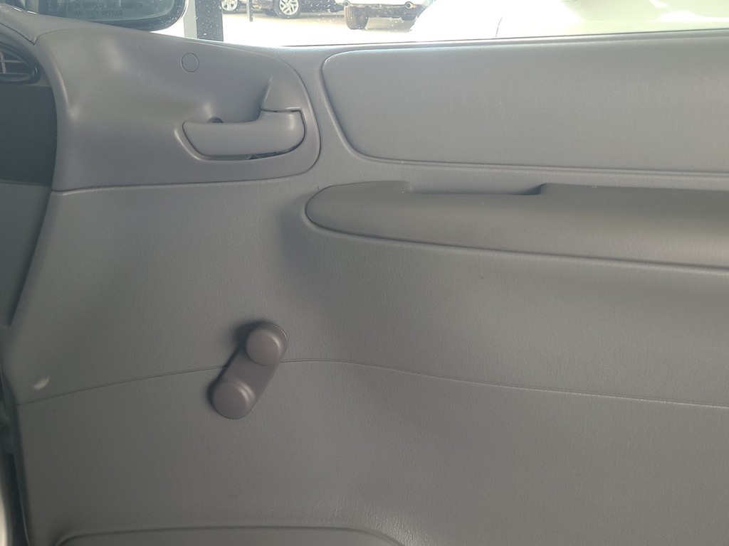 Plymouth Voyager Vehicle Image 25