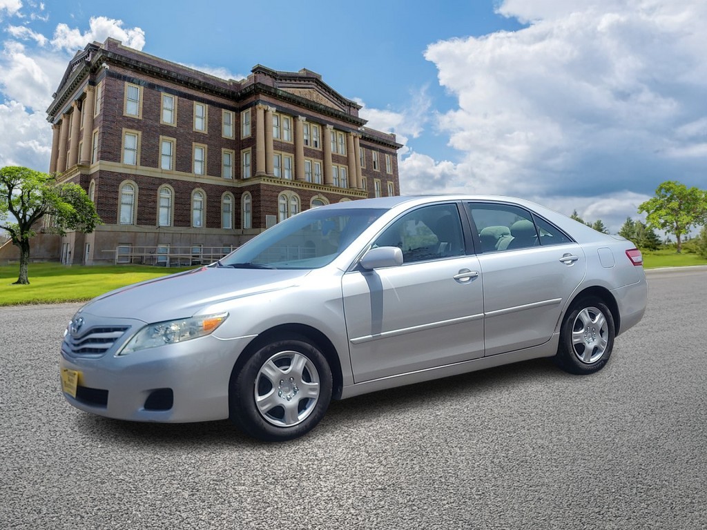 Toyota Camry Vehicle Full-screen Gallery Image 08