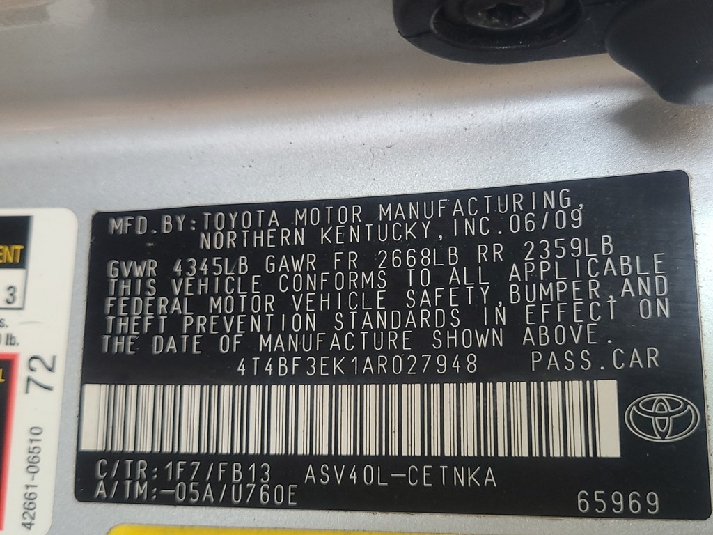 Toyota Camry Vehicle Full-screen Gallery Image 27