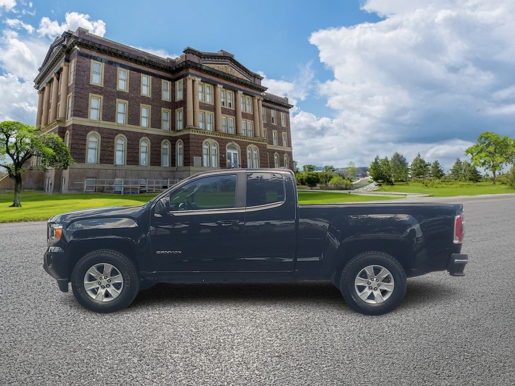 GMC Canyon Vehicle Full-screen Gallery Image 07