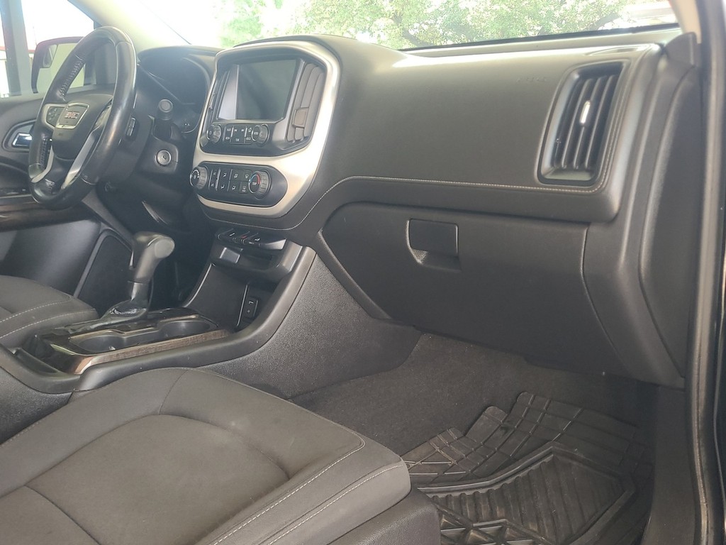 GMC Canyon Vehicle Full-screen Gallery Image 14