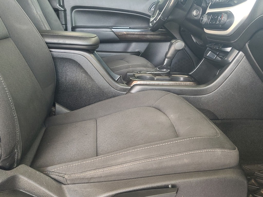 GMC Canyon Vehicle Full-screen Gallery Image 22