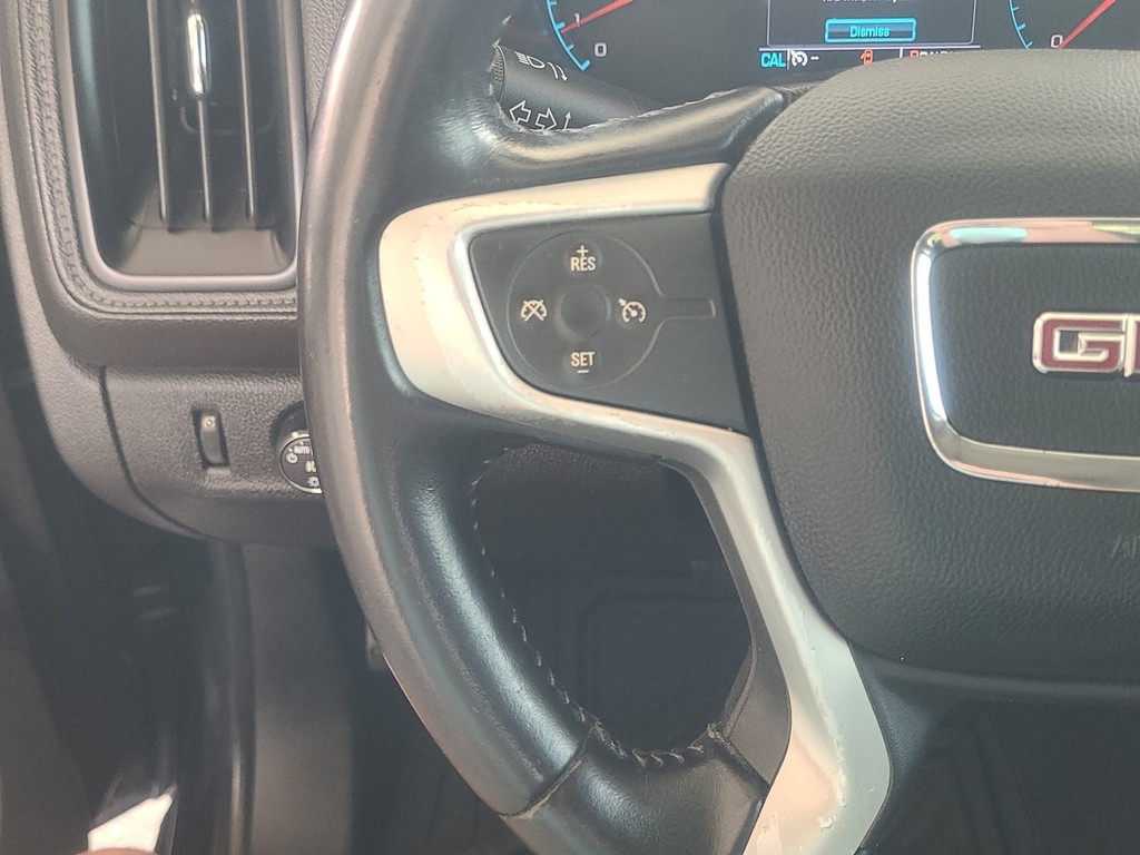 GMC Canyon Vehicle Full-screen Gallery Image 28