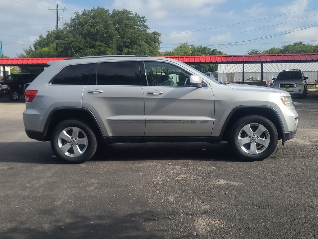 Jeep Grand Cherokee Vehicle Full-screen Gallery Image 02