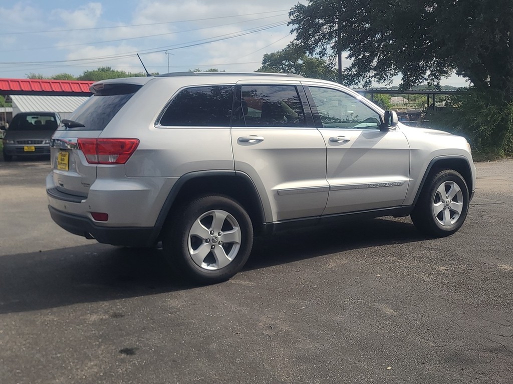 Jeep Grand Cherokee Vehicle Full-screen Gallery Image 03