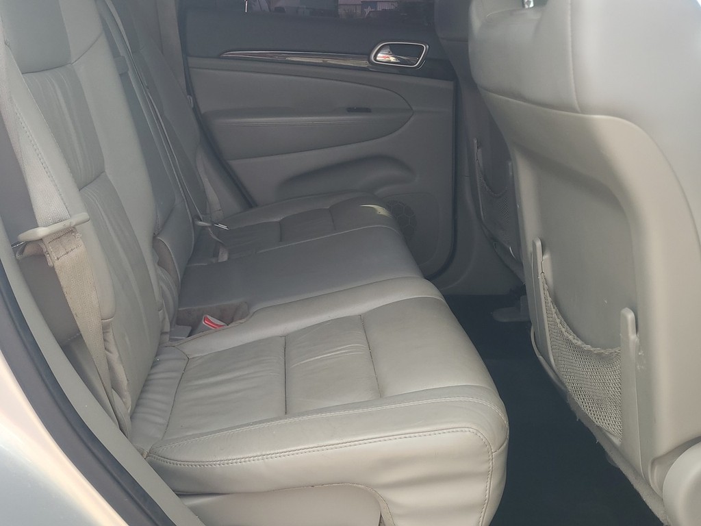 Jeep Grand Cherokee Vehicle Full-screen Gallery Image 11