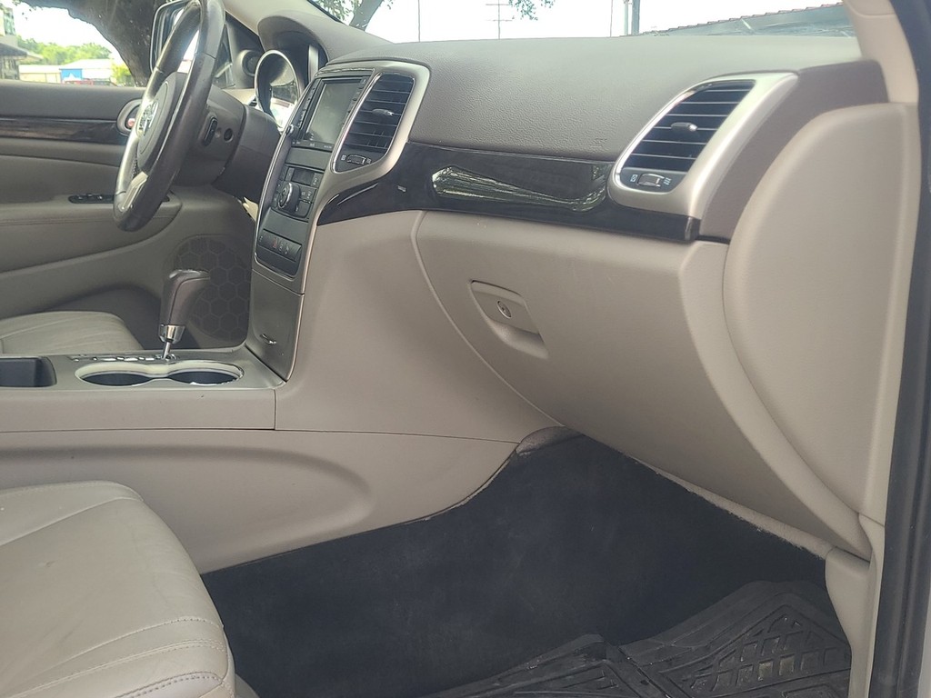 Jeep Grand Cherokee Vehicle Full-screen Gallery Image 14