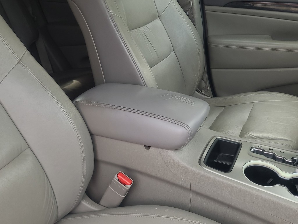 Jeep Grand Cherokee Vehicle Full-screen Gallery Image 18