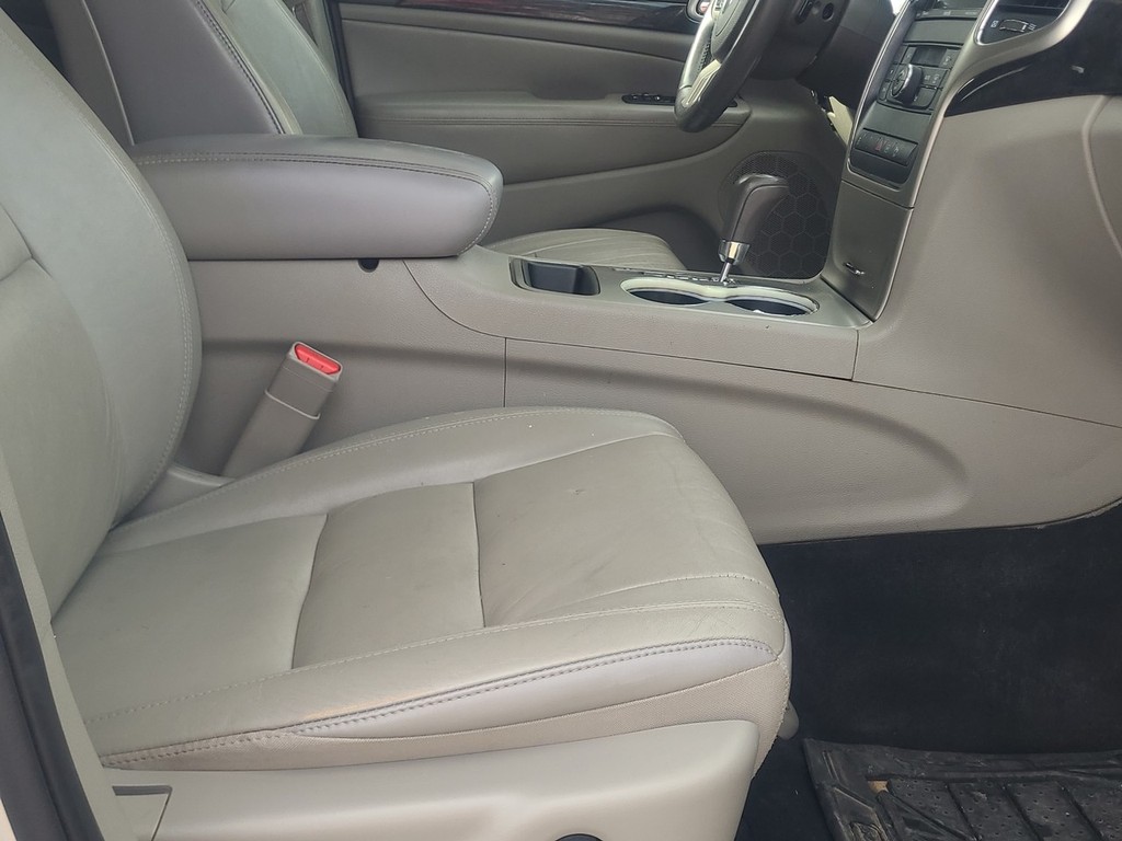 Jeep Grand Cherokee Vehicle Full-screen Gallery Image 22