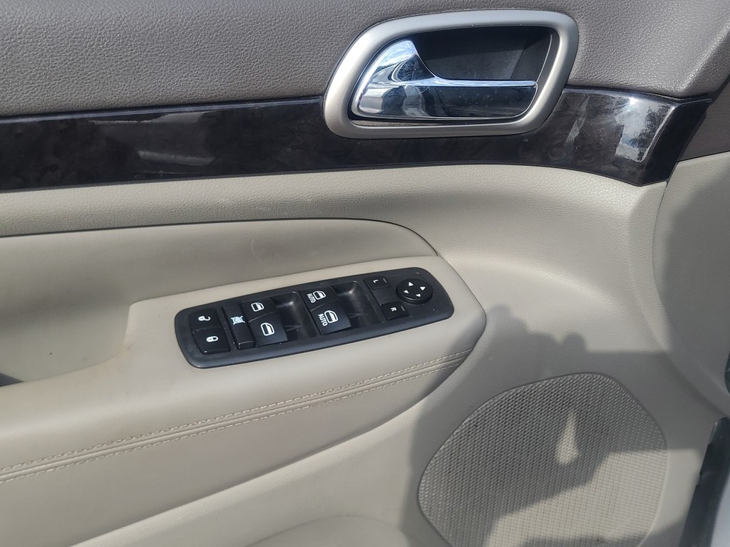 Jeep Grand Cherokee Vehicle Full-screen Gallery Image 25