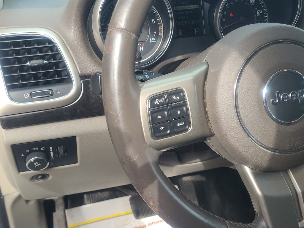 Jeep Grand Cherokee Vehicle Full-screen Gallery Image 28