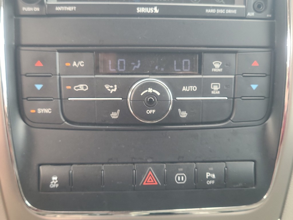 Jeep Grand Cherokee Vehicle Full-screen Gallery Image 32