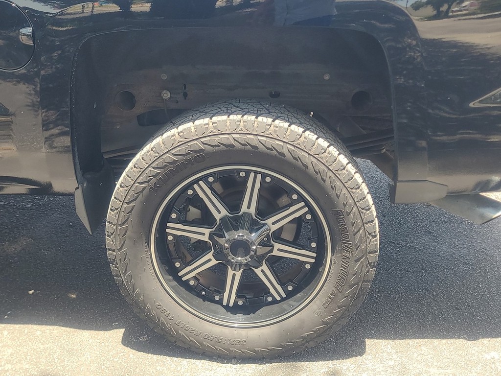 Chevrolet Silverado 1500 Vehicle Full-screen Gallery Image 12