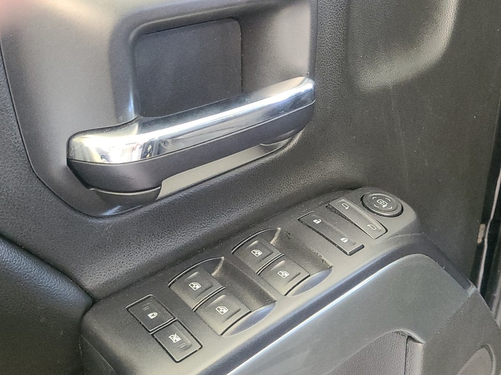Chevrolet Silverado 1500 Vehicle Full-screen Gallery Image 25