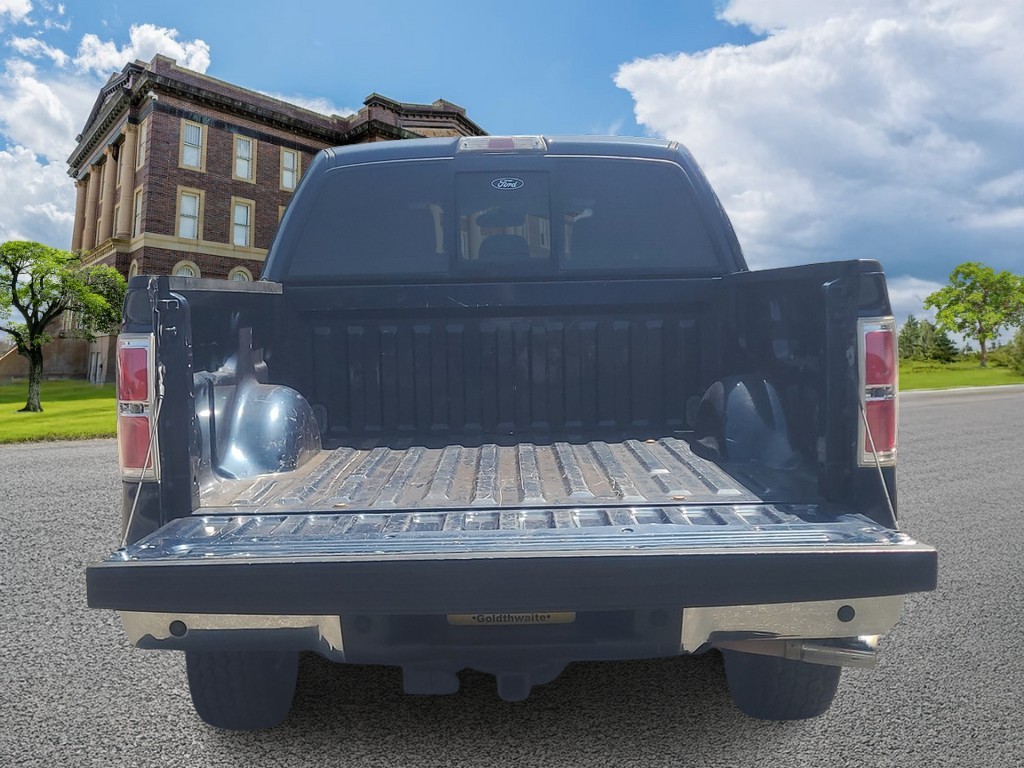 Ford F-150 Vehicle Full-screen Gallery Image 05