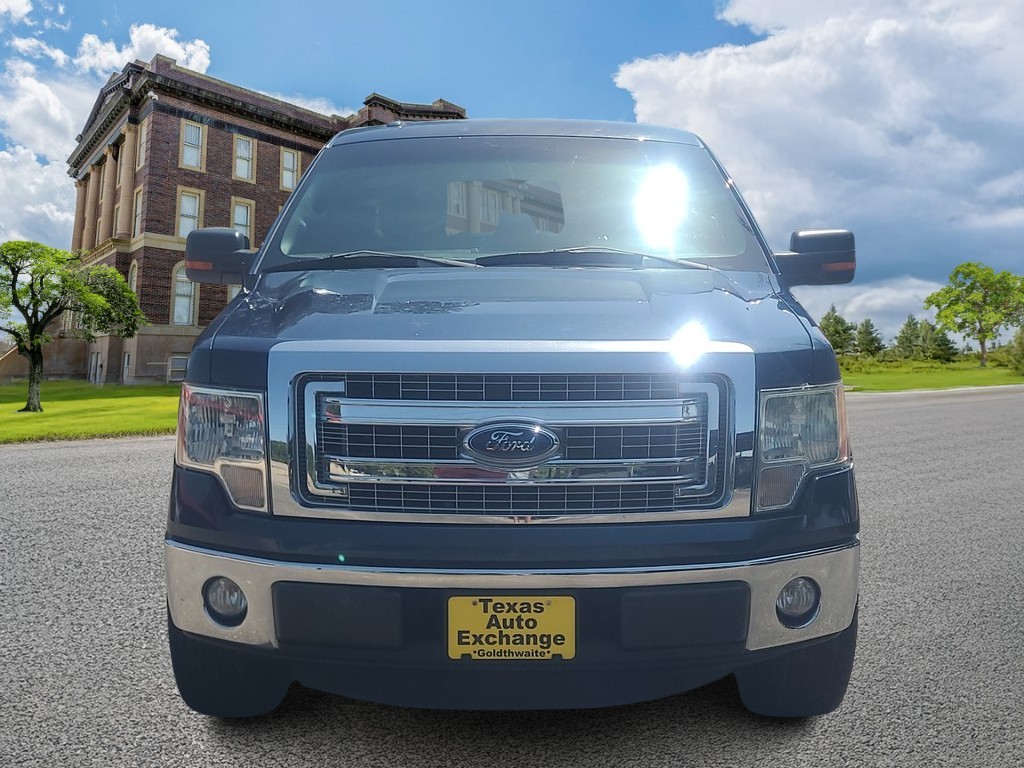 Ford F-150 Vehicle Full-screen Gallery Image 09