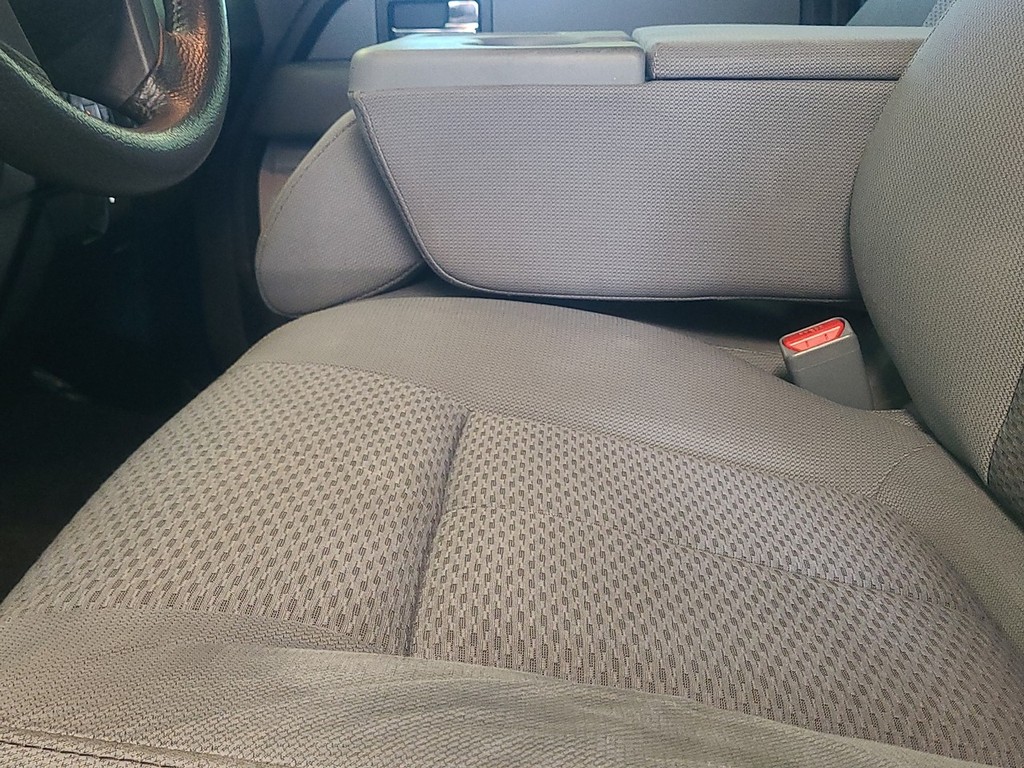 Ford F-150 Vehicle Full-screen Gallery Image 23