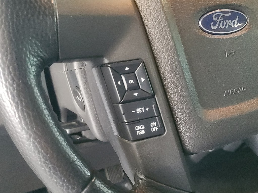 Ford F-150 Vehicle Full-screen Gallery Image 28