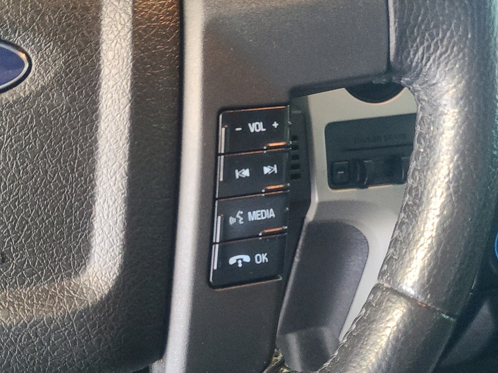 Ford F-150 Vehicle Full-screen Gallery Image 29