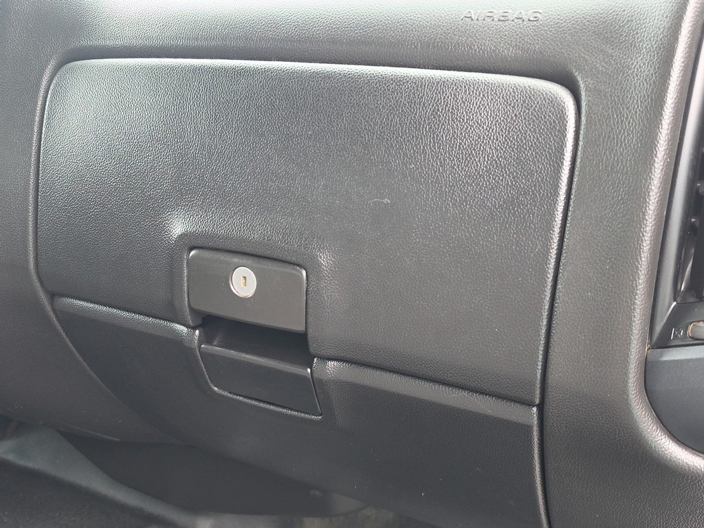 Chevrolet Silverado 1500 LD Vehicle Full-screen Gallery Image 21