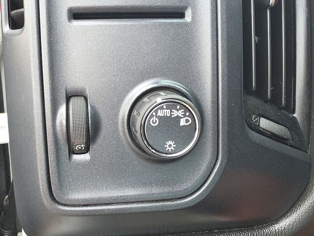 Chevrolet Silverado 1500 LD Vehicle Full-screen Gallery Image 29