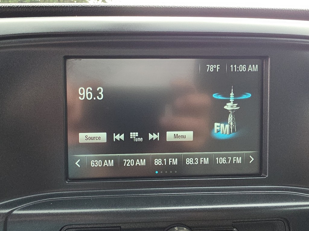 Chevrolet Silverado 1500 LD Vehicle Full-screen Gallery Image 32