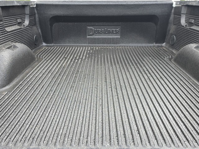 Chevrolet Silverado 1500 LD Vehicle Full-screen Gallery Image 09