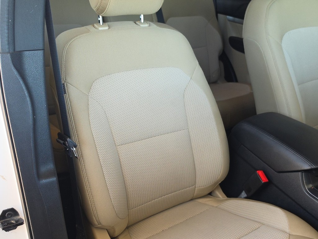 Ford Explorer Vehicle Image 19