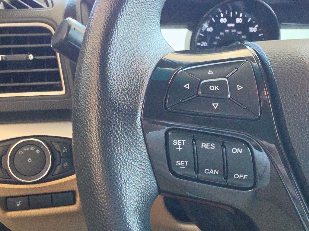 Ford Explorer Vehicle Image 28