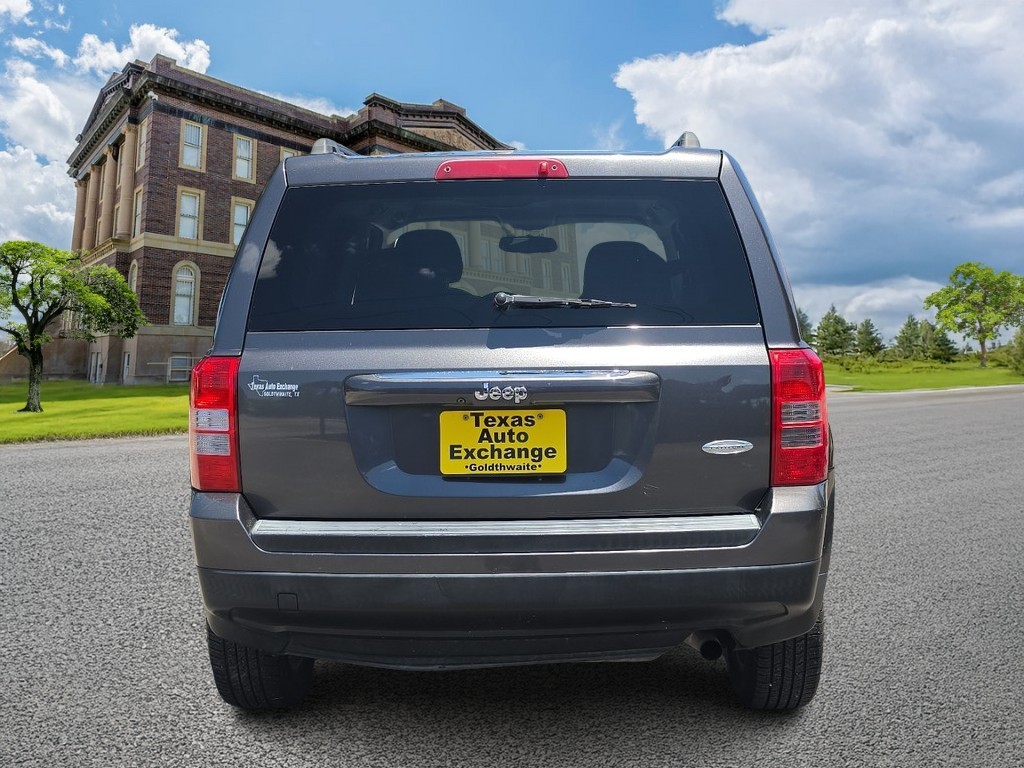 Jeep Patriot Vehicle Image 4
