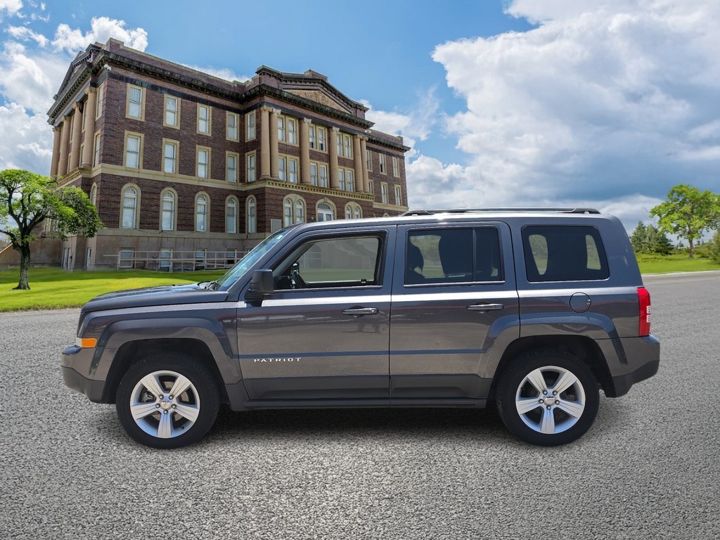 Jeep Patriot Vehicle Image 6