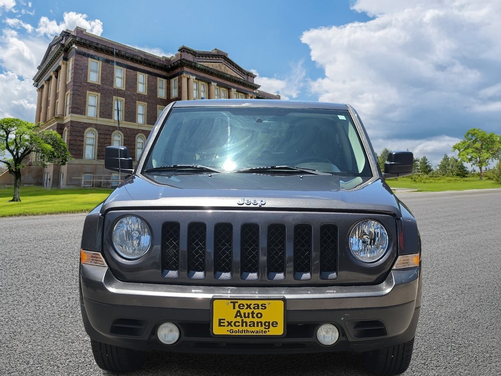 Jeep Patriot Vehicle Image 8