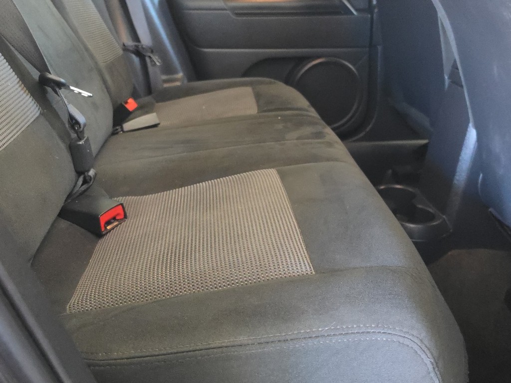Jeep Patriot Vehicle Image 10