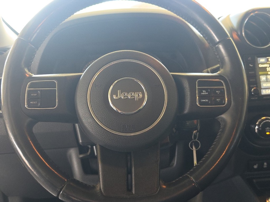 Jeep Patriot Vehicle Image 15