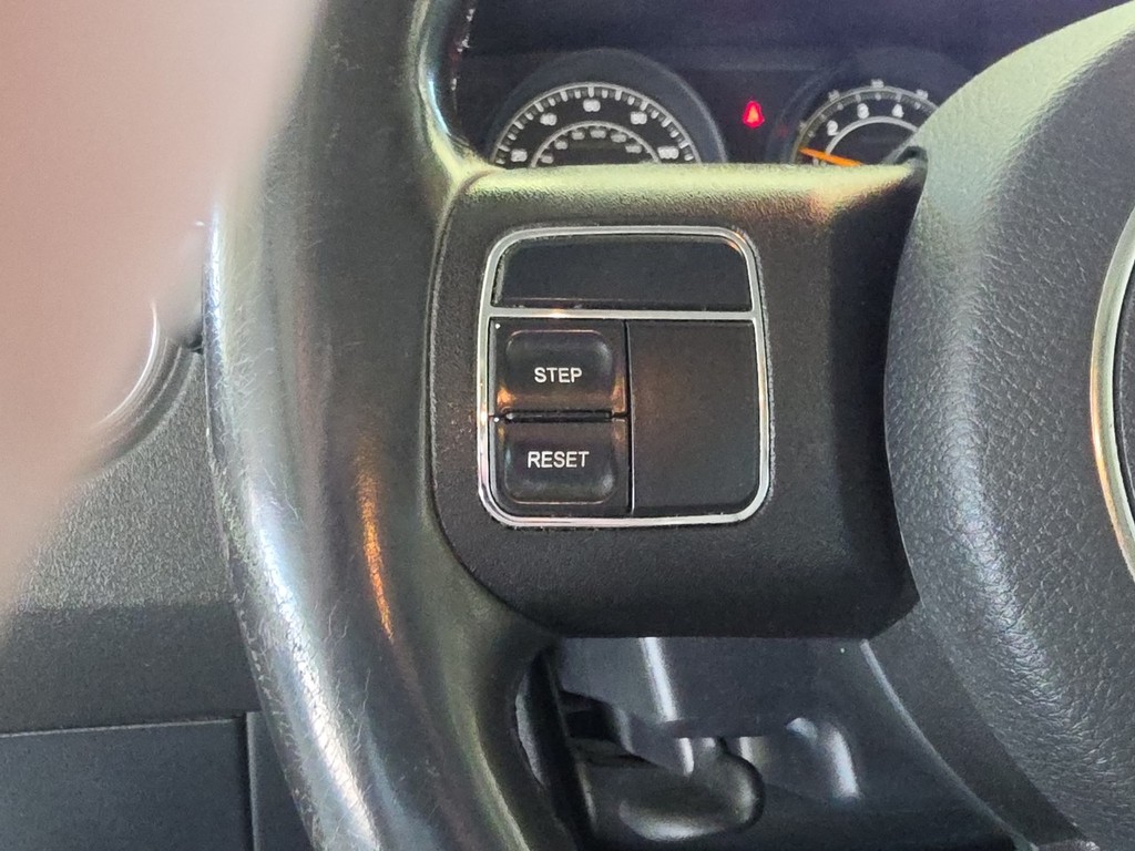 Jeep Patriot Vehicle Image 28