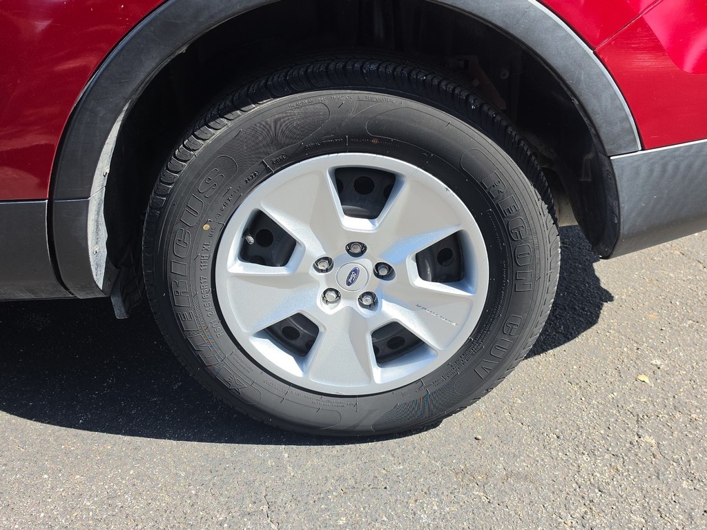 Ford Explorer Vehicle Image 12